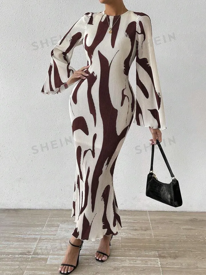 Graphic print bell sleeve dress in multi