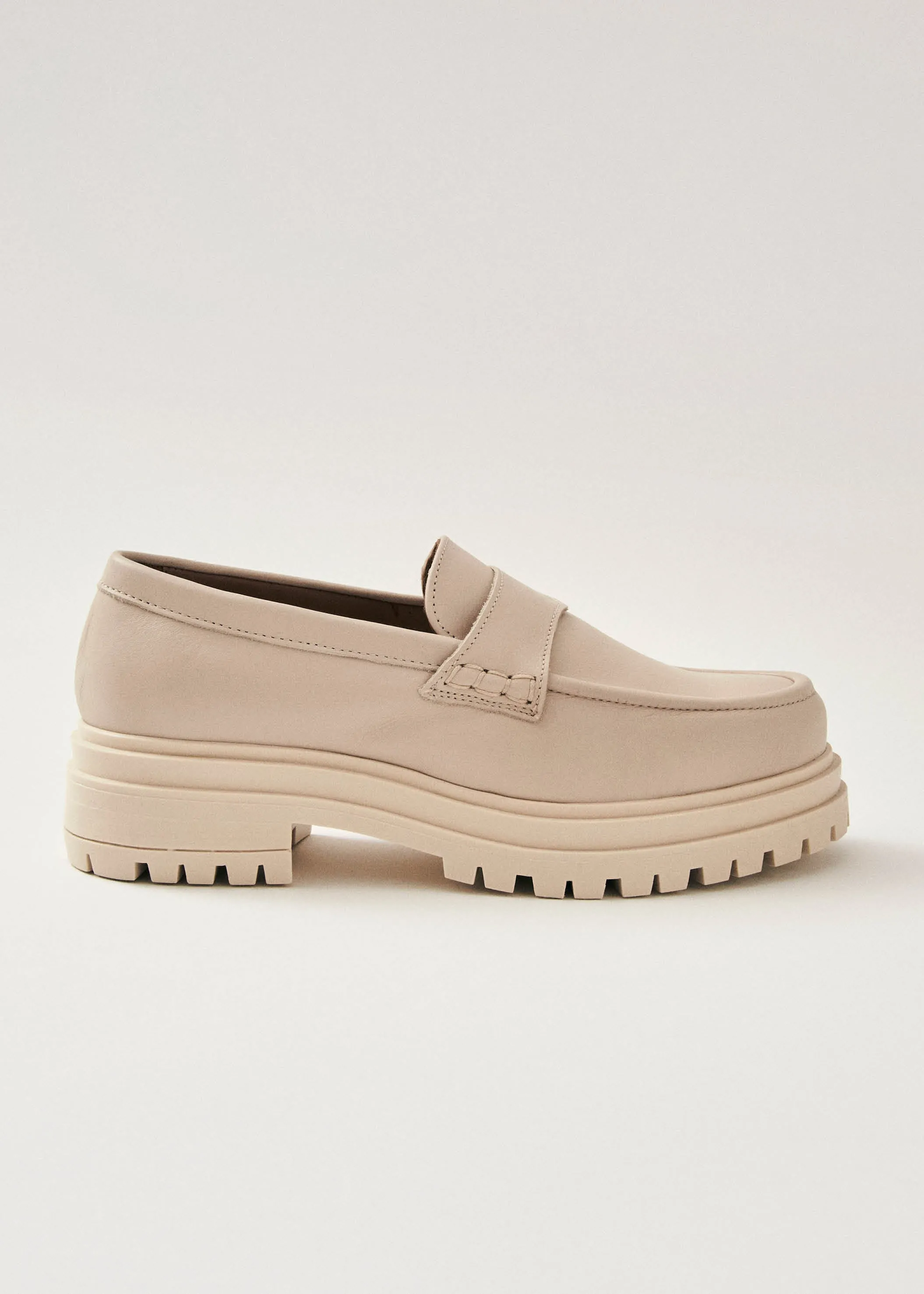 Obsidian Cream Leather Loafers