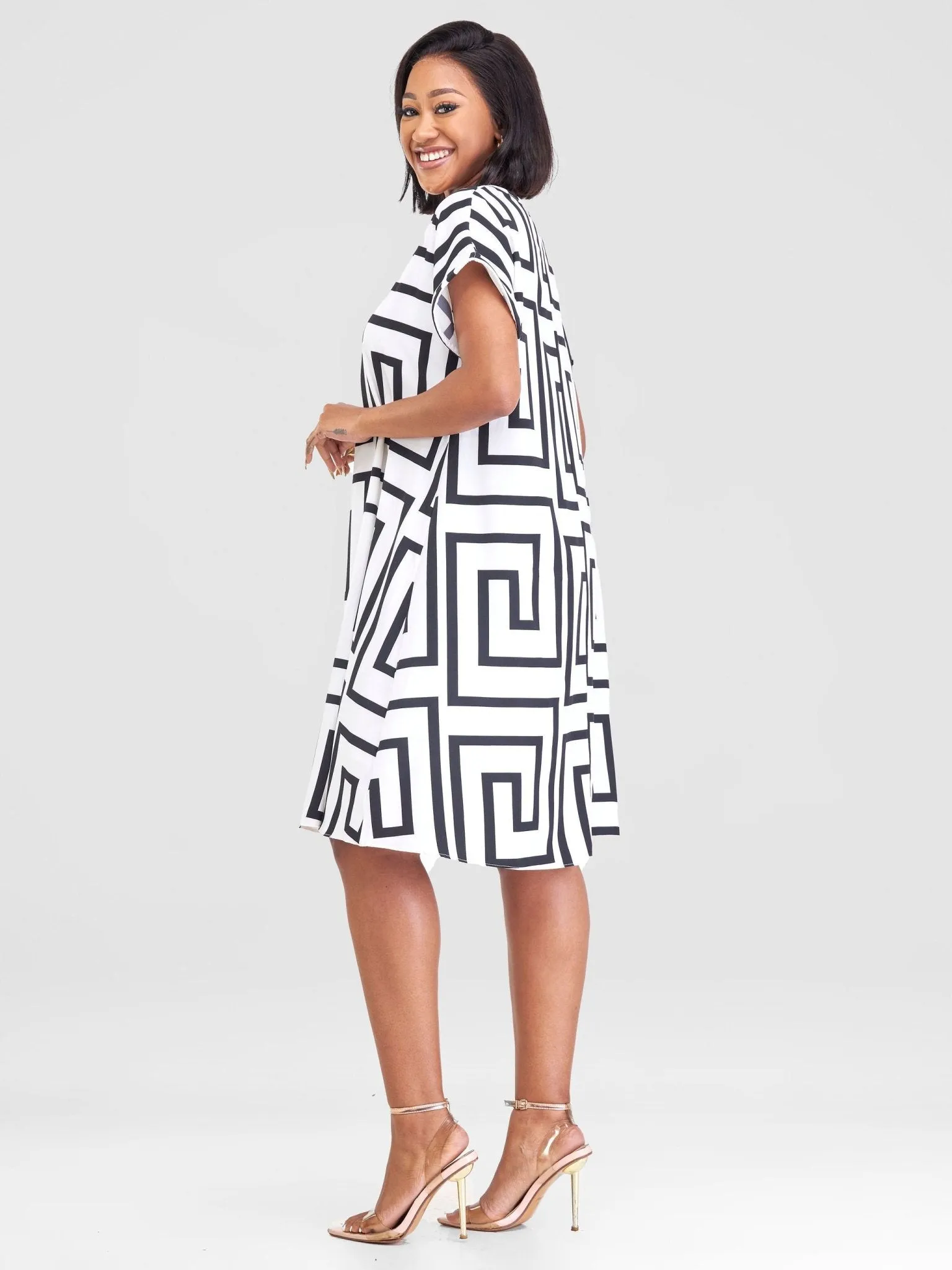 Vivo Pesi Drop Shoulder Tent Dress - Black / White Print